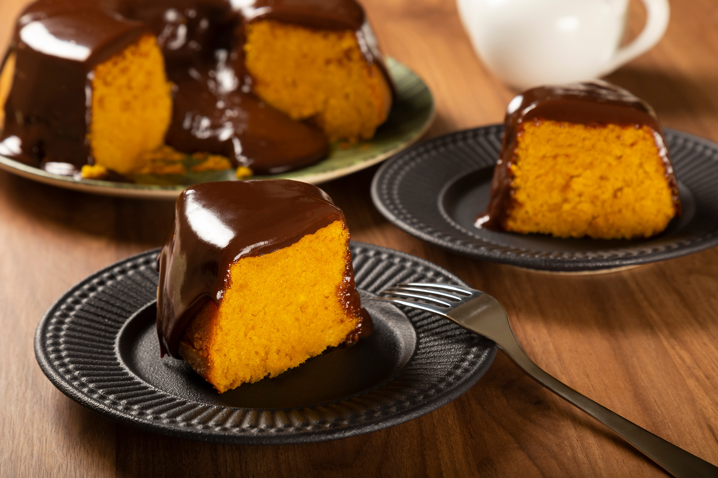 Porções de bolo de cenoura - Foto por Canva